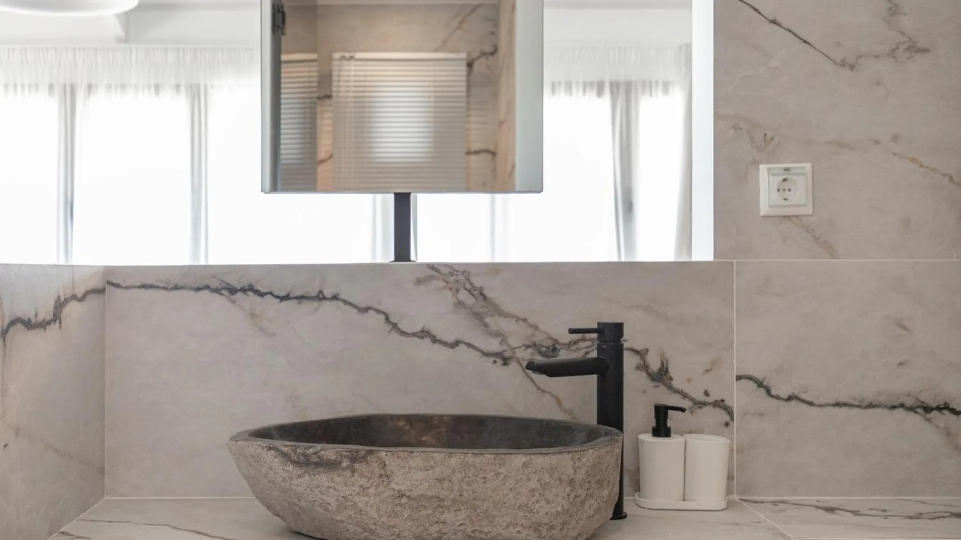 Hotel Marble Luxury Suites Karteros